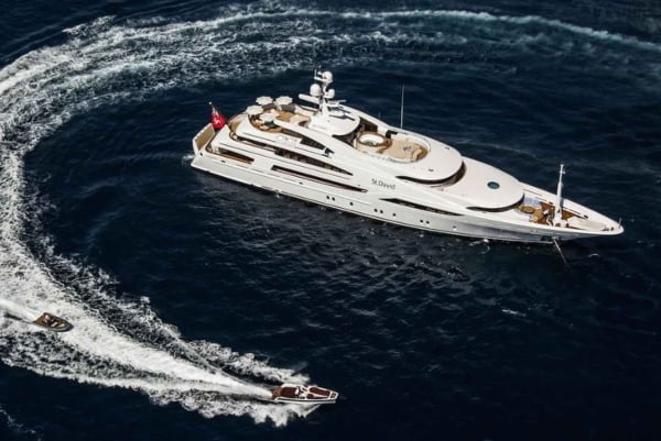 Charter-Yacht-Benetti-60m