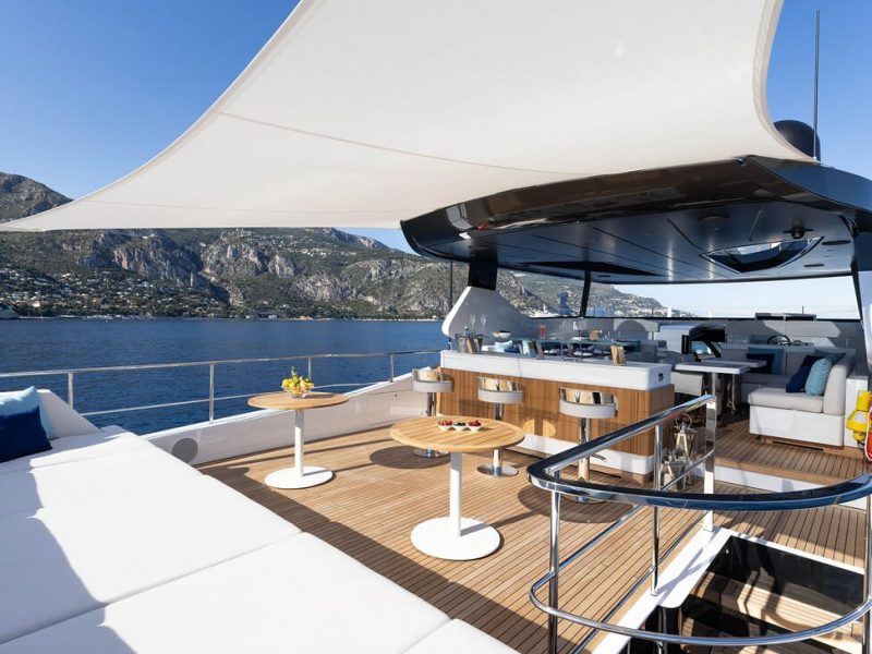 Motor Yacht DOPAMINE deck bar